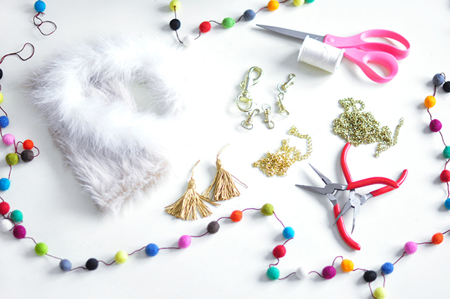 DIY Faux Fur and Feathers Bag Charms_1