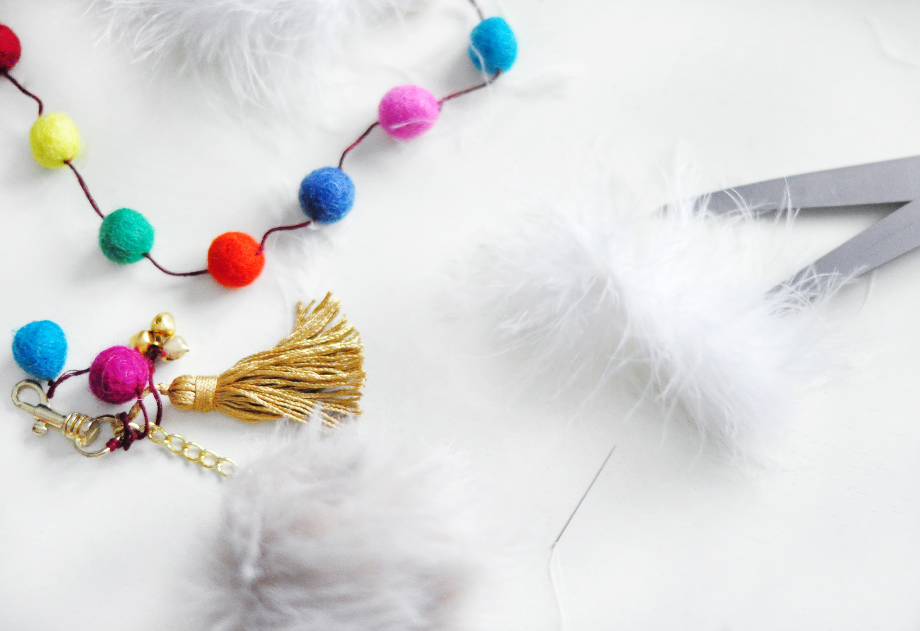 DIY Faux Fur and Feathers Bag Charms_11
