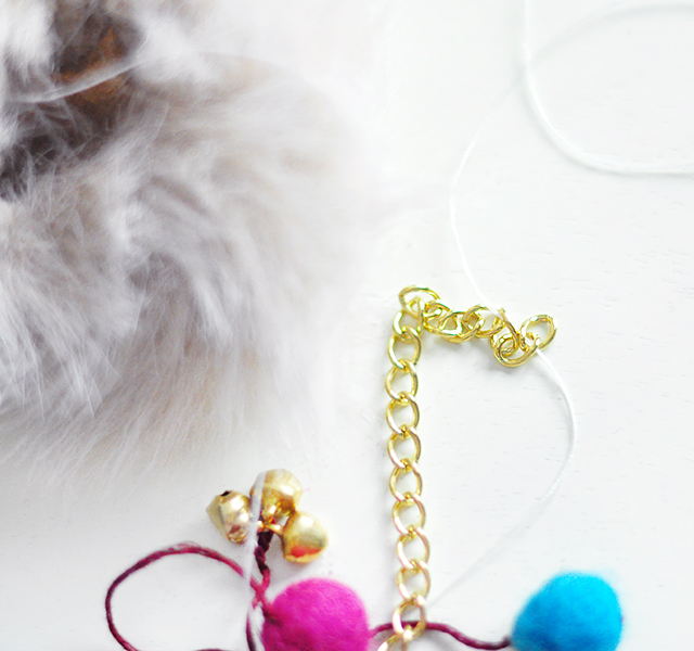 DIY Faux Fur and Feathers Bag Charms_9