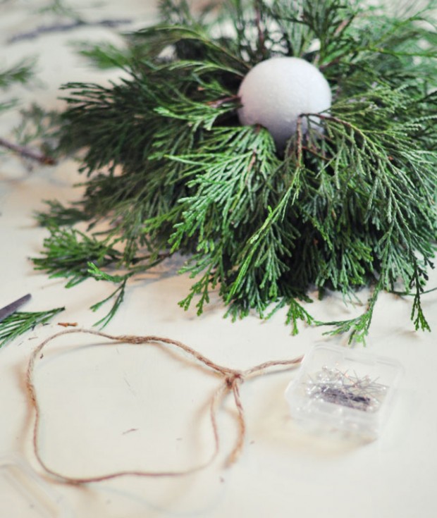 DIY Living Christmas Ball/Pouf Decor love Maegan