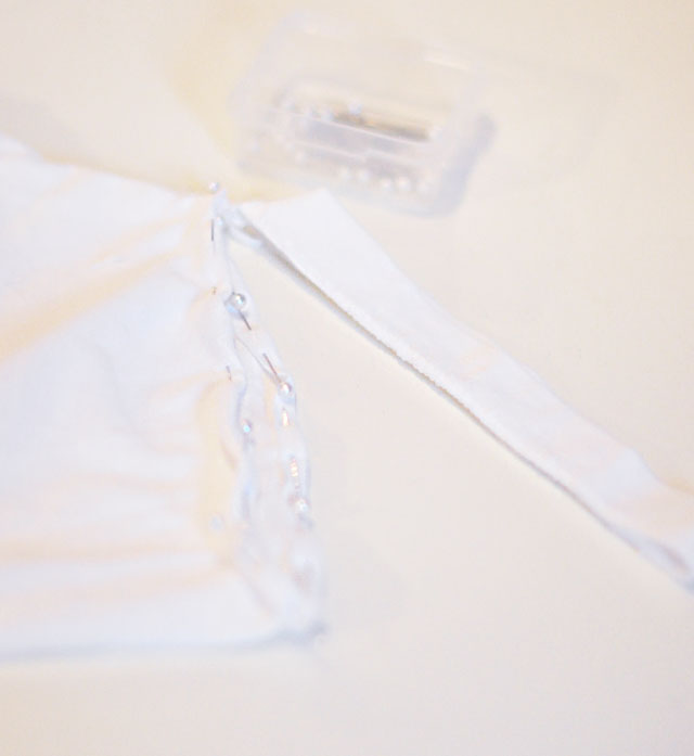 DIY T-shirt_Cut out_collar_sleeves_with_pearls-4