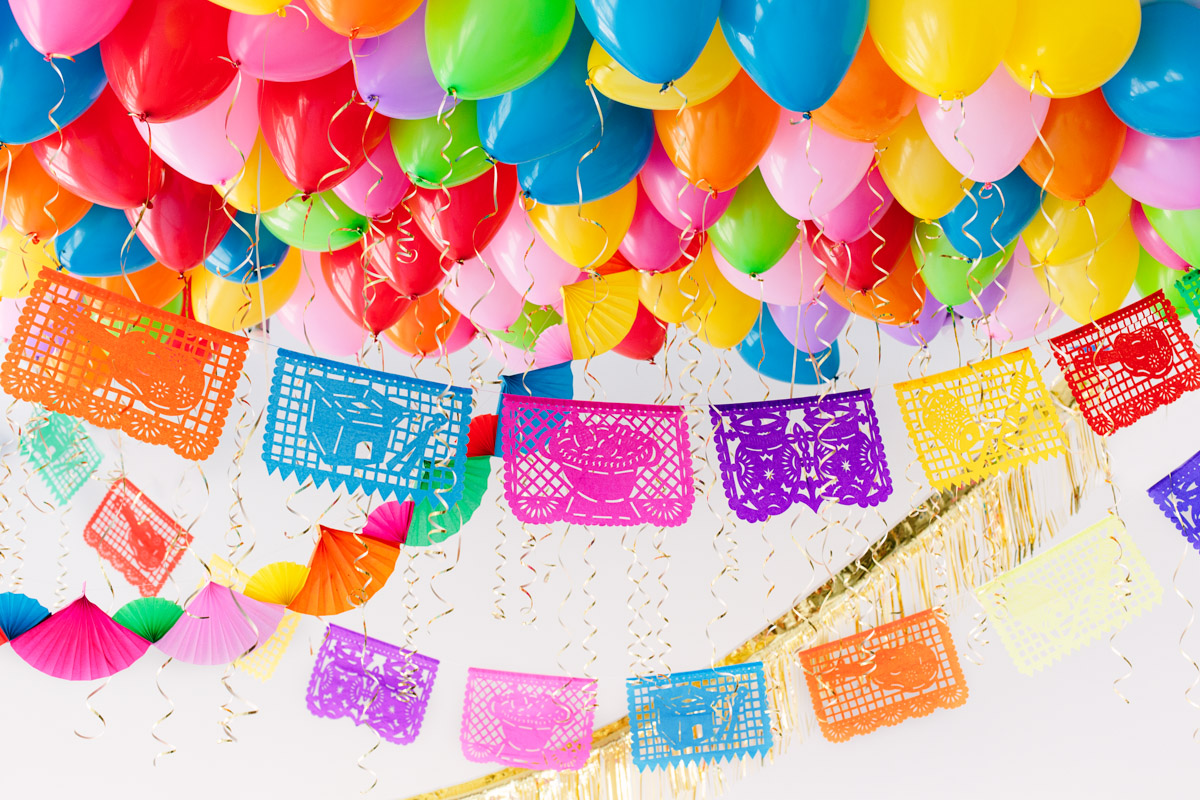 DIY Fiesta Balloon Ceiling1