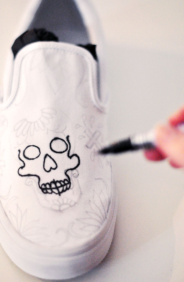 Vans Custom Culture DIY - sugar skull- day of the dead